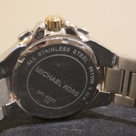 Michael Kors Womens Two-tone Watch - Picture 8 of 8